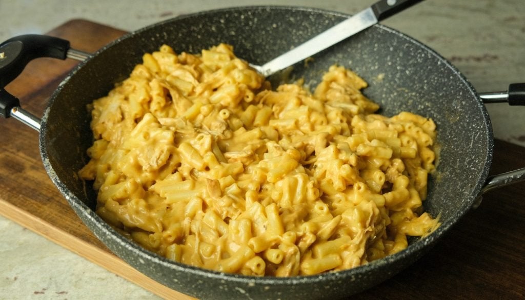 bbq pulled chicken mac n cheese