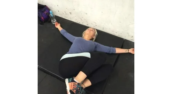 oblique stretch hip rolls