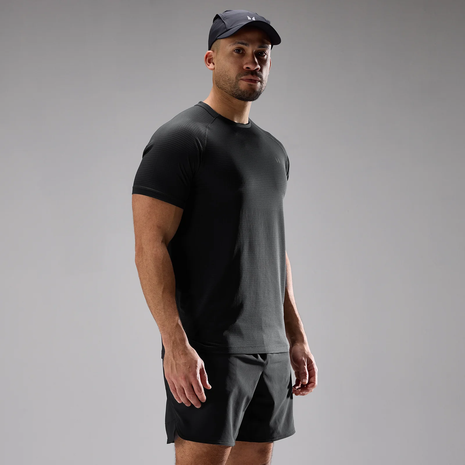 MP Men's Training Ultra Gridded T-Shirt - Black - XS Image 1